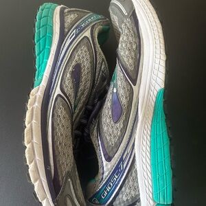 Brooks Ghost 7 Women’s Running Shoes- size 9.5